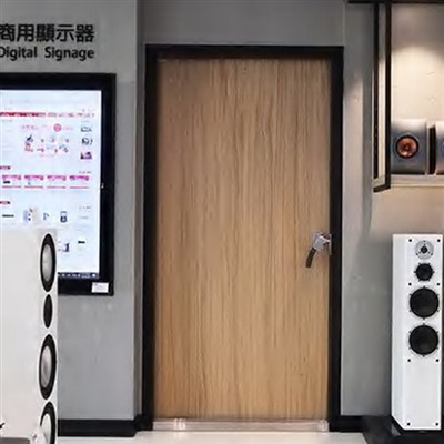 Ognjevarna enojna lesena vrata